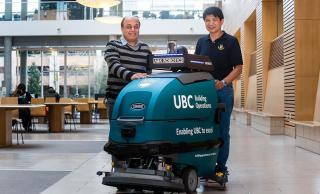 Gurpreet (left) and Nestor with new team mate Countess